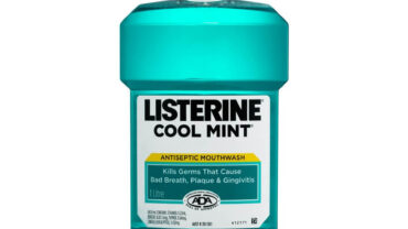 غسول فم ليسترين / Listerine mouthwash